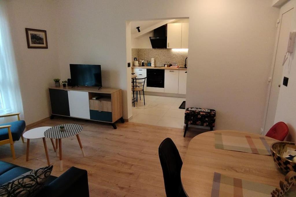 Cute Apartment Marla Art Close To Center Pula Luaran gambar